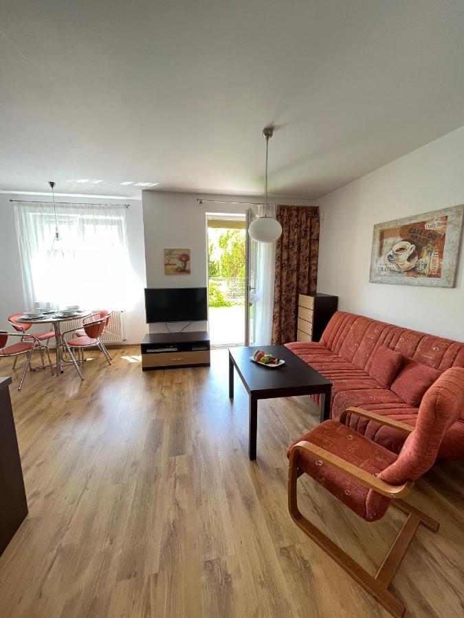 Apartament Z Garazem I Ogrodem Kolobrzeg Exterior photo