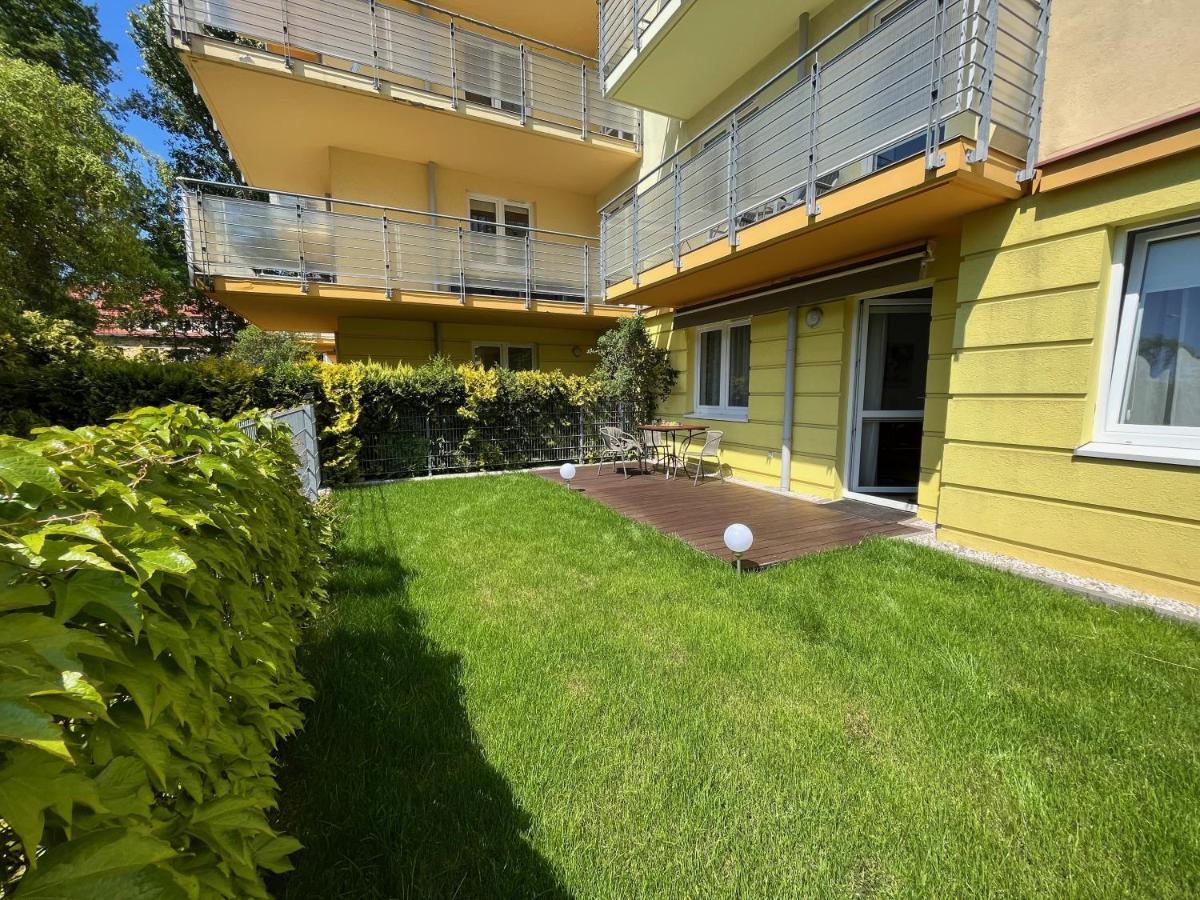 Apartament Z Garazem I Ogrodem Kolobrzeg Exterior photo