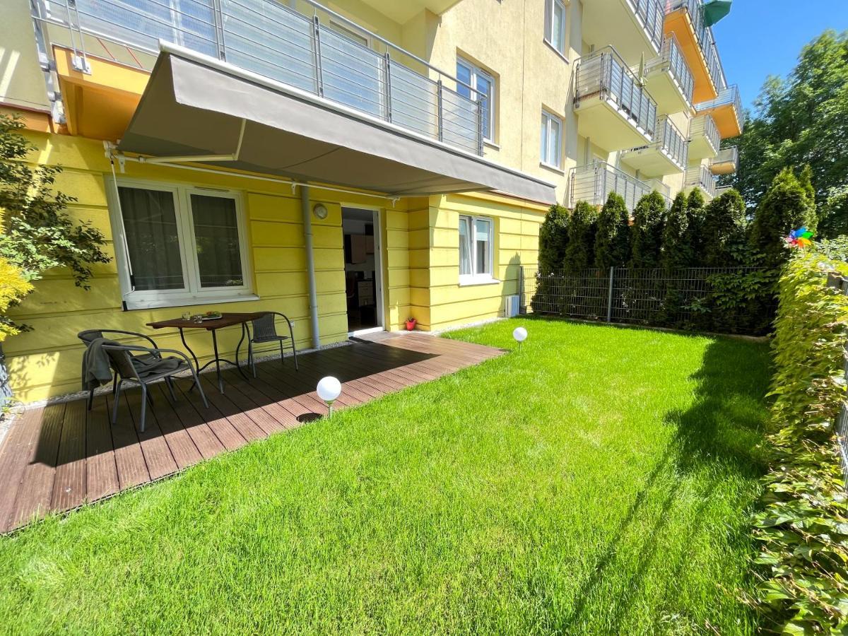 Apartament Z Garazem I Ogrodem Kolobrzeg Exterior photo