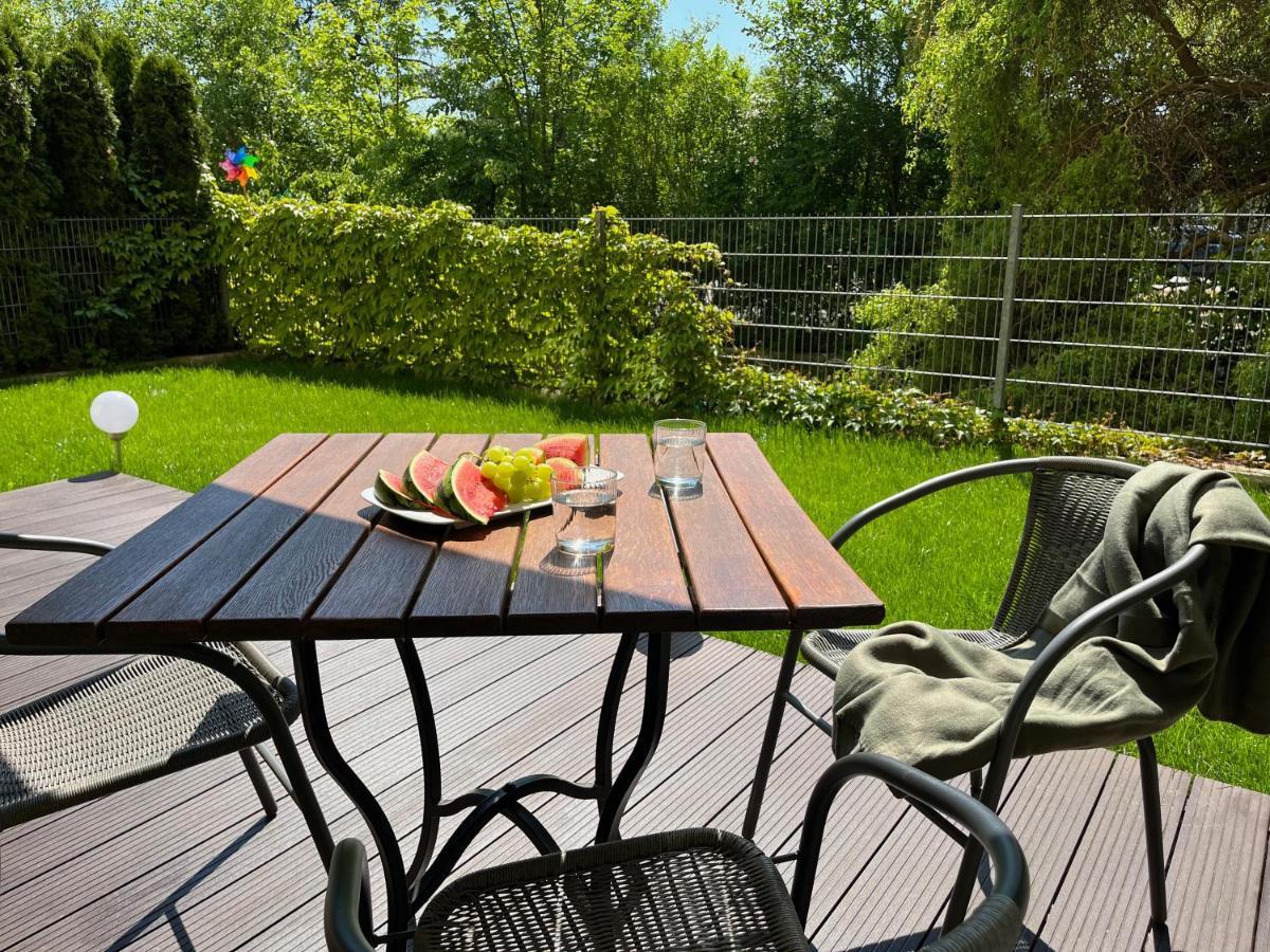 Apartament Z Garazem I Ogrodem Kolobrzeg Exterior photo